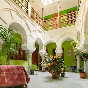 2* Konukevi Safestay Mezquita Catedral
